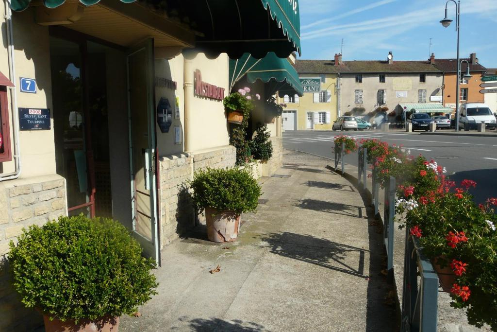 Hostellerie D'Heloise Logis Клуни Екстериор снимка